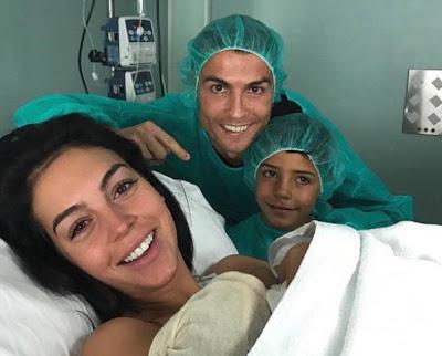Cristiano Ronaldo padre de cuatro