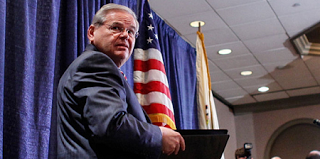 Bob Menéndez, en apuros por soborno