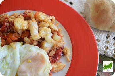 Coliflor con Pimientos Rojos, Zanahorias y Pimentón