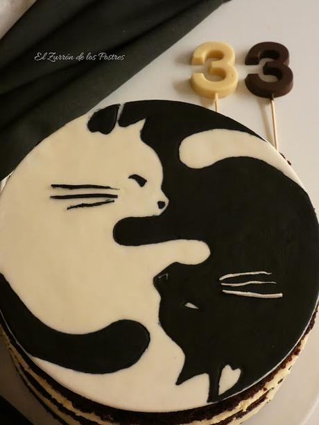 Cake Yin Yang Cat