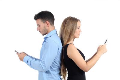 Consejos para amar a tu pareja y no a tu celular