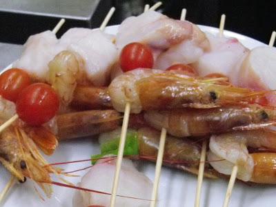Brochetas de Rape y Langostinos.