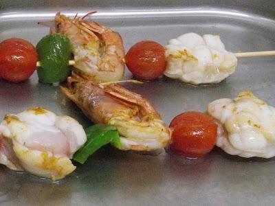 Brochetas de Rape y Langostinos.