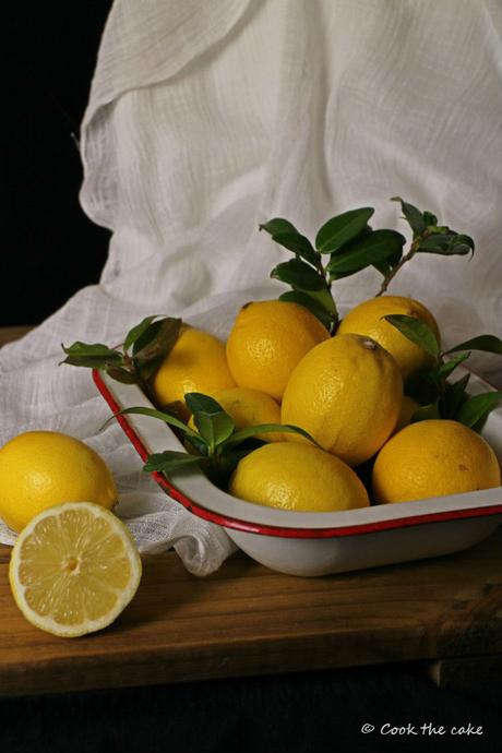 Bundt cake de limón y anís con limón confitado lemon, limones
