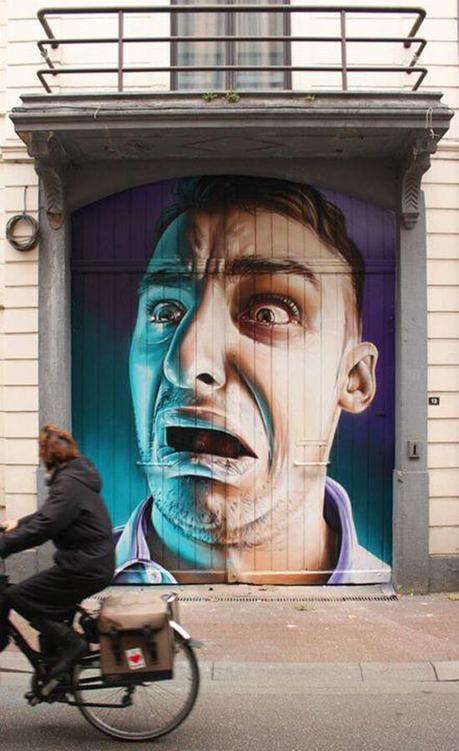 Smug-street-art
