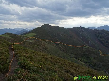 Descenso del Collado Unquero a Campiellos