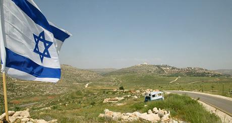 La bandera de Israel en el asentamiento del Valle de Shiló (archivo)