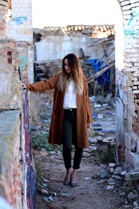 LOOK CON TRENCH