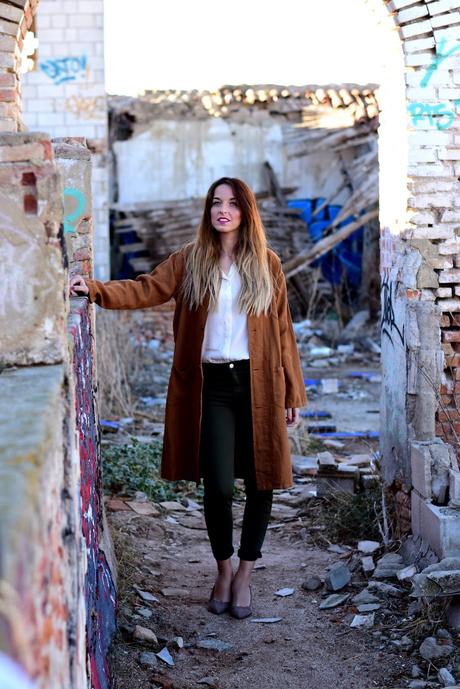 LOOK CON TRENCH