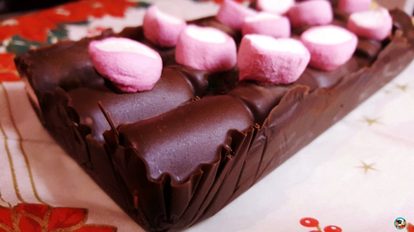 Turrón de chocolate y caramelos