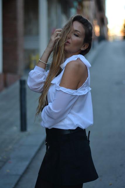 OFF SHOULDER BLOUSE