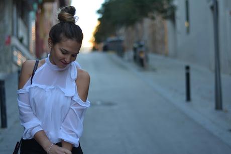 OFF SHOULDER BLOUSE