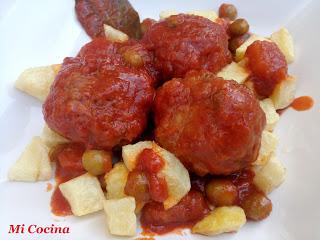 ALBÓNDIGAS A LA JARDINERA ALBÓNDIGAS A LA JARDINERA