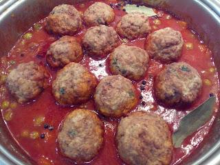 ALBÓNDIGAS A LA JARDINERA ALBÓNDIGAS A LA JARDINERA