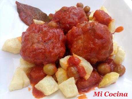 ALBÓNDIGAS A LA JARDINERA