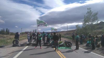 Cada media hora se abre el corte en Piedra del Aguila