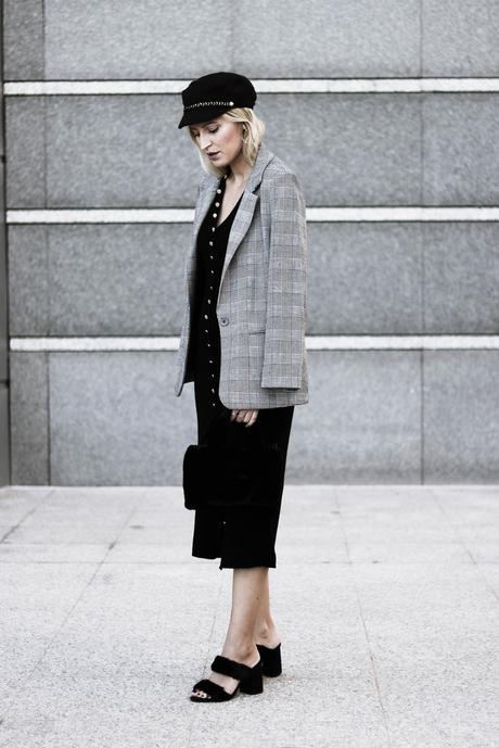 BUTTONED DRESS & PRINCE OF WALES JACKET