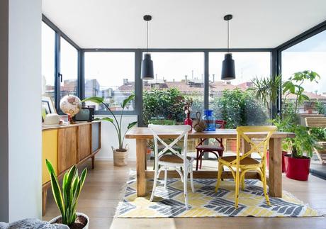 Color y luz en una vivienda de Barcelona Color y luz en una vivienda de Barcelona