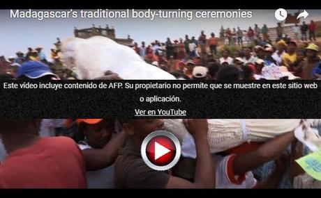 El Gobierno de Madagascar prohíbe bailar con muertos por un brote de peste (video)