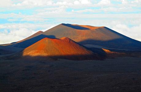 El Mauna Kea es el monte más alto, aunque su estatura completa ha quedado oculta bajo el agua