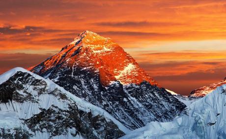 El Everest sigue siendo el más alto del mundo sobre el nivel del mar