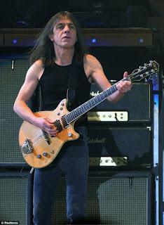 Muere Malcom Young, guitarrista y cofundador de AC/DC. Muere Malcom Young, guitarrista y cofundador de AC/DC.