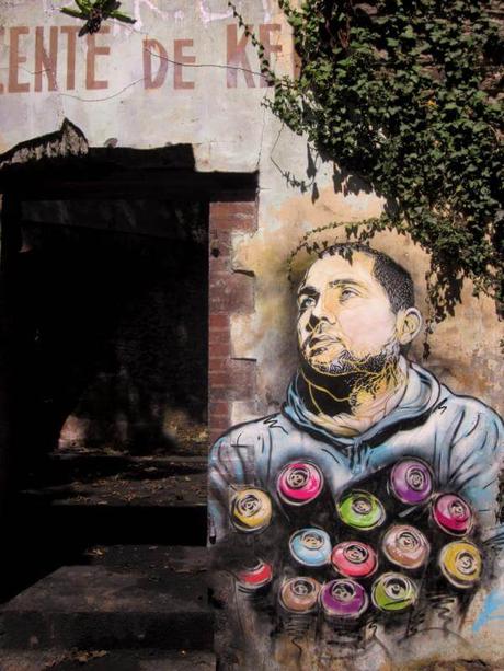 Un artista Francés pinta sus retratos en lugares destrozados -C215 un genio del Street Art