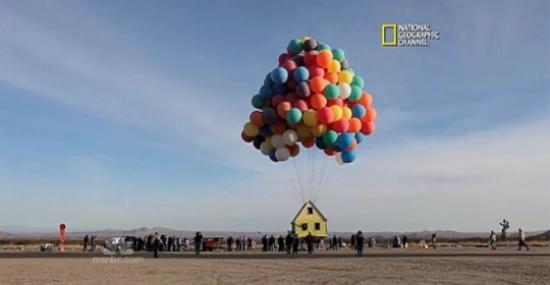 Recrean la casa voladora de UP