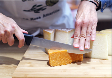 LA NOCHE DEL QUESO EN EL MERCADO DE VALLEHERMOSO:MAS DE 125 VARIEDADES PARA DEGUSTAR