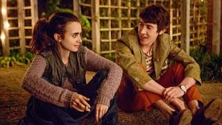 HASTA LOS HUESOS (TO THE BONE) (USA, 2017) Drama HASTA LOS HUESOS (TO THE BONE) (USA, 2017) Drama