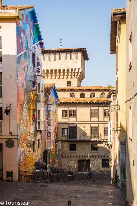 ¿Qué ver en Vitoria – Gasteiz en 1 día? Murales, monumentos y cultura
