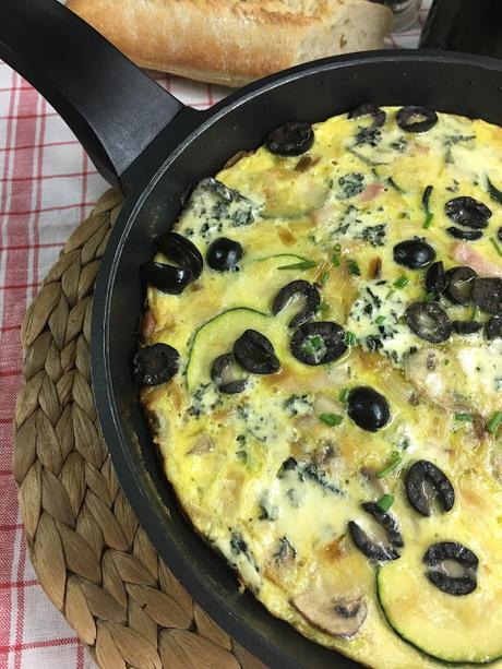 Frittata De Calabacín, Champiñones Y Queso Azul