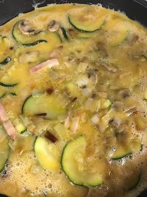 Frittata De Calabacín, Champiñones Y Queso Azul