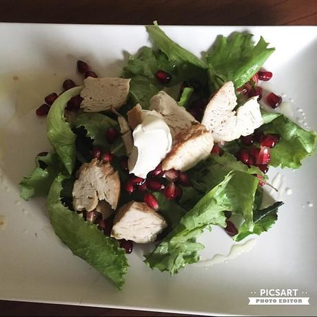 Pollo escabechado en ensalada con granada