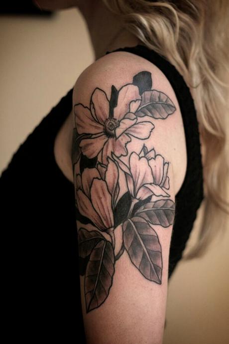 Ideas de Tatuajes para mujeres de magnolias rosadas