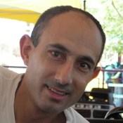 Arqueólogos descubren restos de esqueletos que podrían contribuir a los Rollos del Mar Muerto Arqueólogos descubren restos de esqueletos que podrían contribuir a los Rollos del Mar Muerto