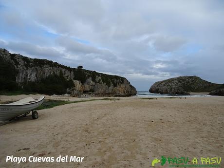 Playa de Cuevas del Mar, Llanes
