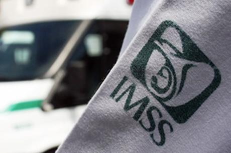 Se cae techo en hospital del IMSS