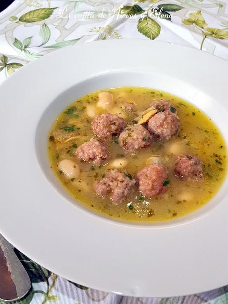 Judiones con almejas y albondiguitas de cordero en salsa verde