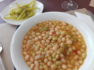 Pochas frescas con verduras a la Navarra