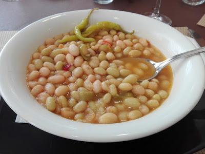 Pochas frescas con verduras a la Navarra