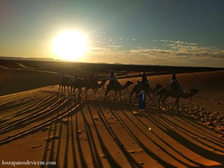 Los zapatos en Marruecos: aventura en el desierto