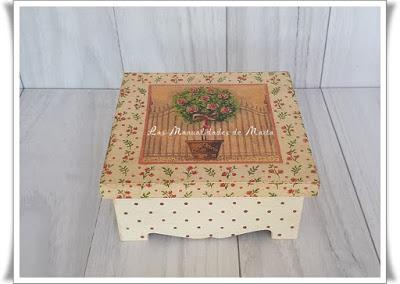 CAJA CON DECOUPAGE