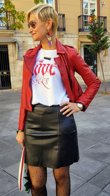 Rojo y negro roquero Rojo y negro roquero