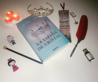 La Reina Roja #2. La espada de cristal, de Victoria Aveyard. La Reina Roja #2. La espada de cristal, de Victoria Aveyard.