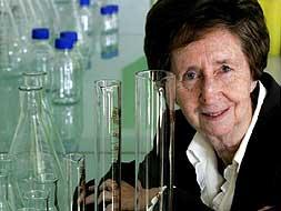 Primera presidenta del CSIC, un nuevo y merecido reconocimiento y la triste noticia de la muerte de un bioquímico