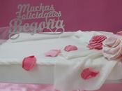 Tarta cumpleaños rosas galletas muñeca