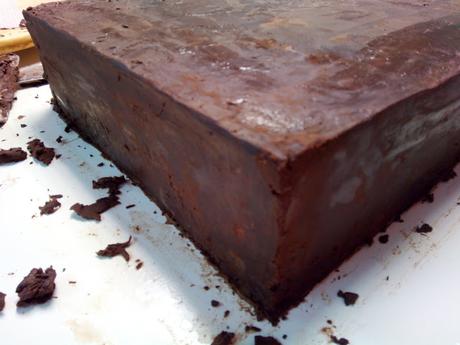 TARTA DE CUMPLEAÑOS CON ROSAS Y GALLETAS DE MUÑECA