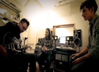 Arctic Monkeys feat. Richard Hawley - You And I (2012)