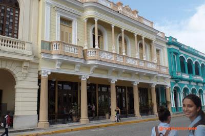 Fidel en Santa Clara sobre caballetes [+ fotos]